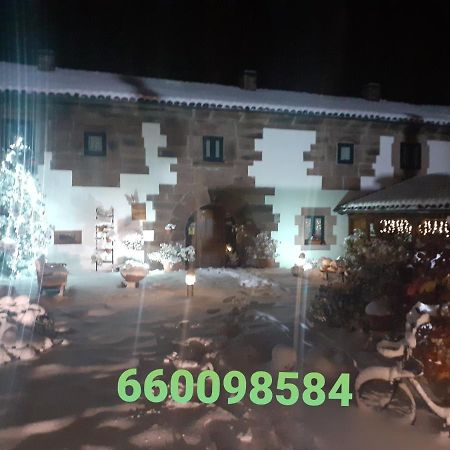 Hotel La Casona De Barrio, Alto Campoo Barrio  Exterior foto